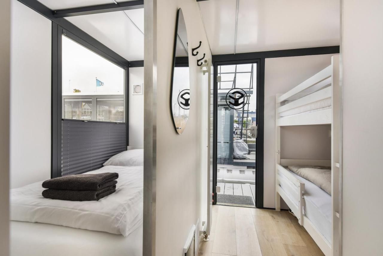 Cosy Tiny Houseboats Near Beach And Restaurants By Weltevreden Experience Zeewolde Exterior photo