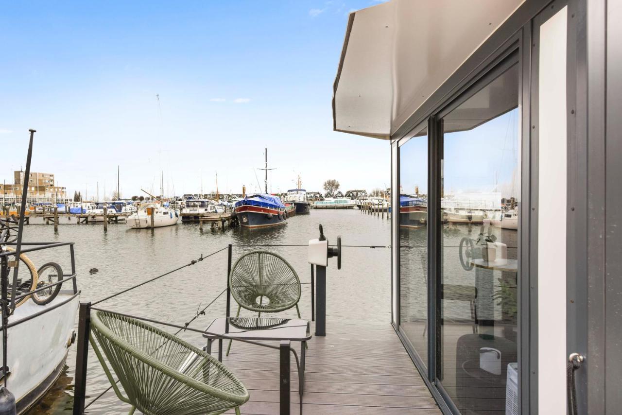 Cosy Tiny Houseboats Near Beach And Restaurants By Weltevreden Experience Zeewolde Exterior photo