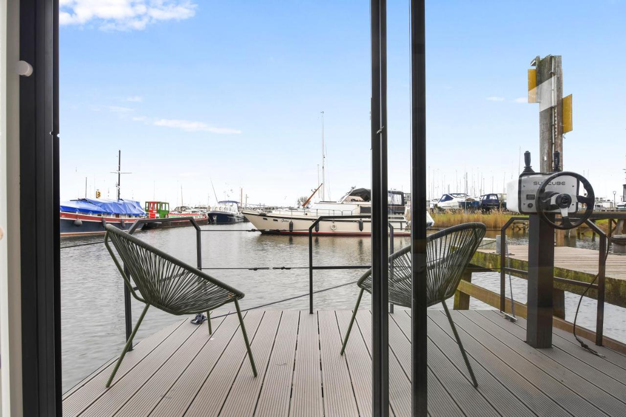 Cosy Tiny Houseboats Near Beach And Restaurants By Weltevreden Experience Zeewolde Exterior photo