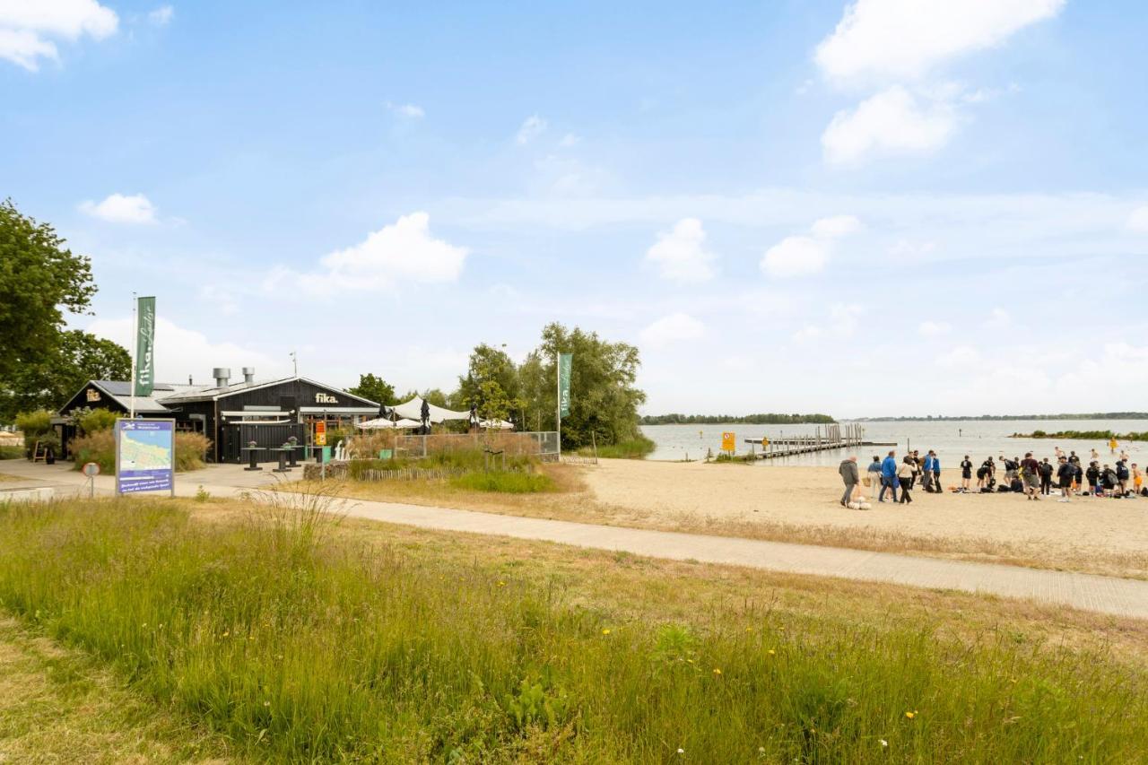 Cosy Tiny Houseboats Near Beach And Restaurants By Weltevreden Experience Zeewolde Exterior photo