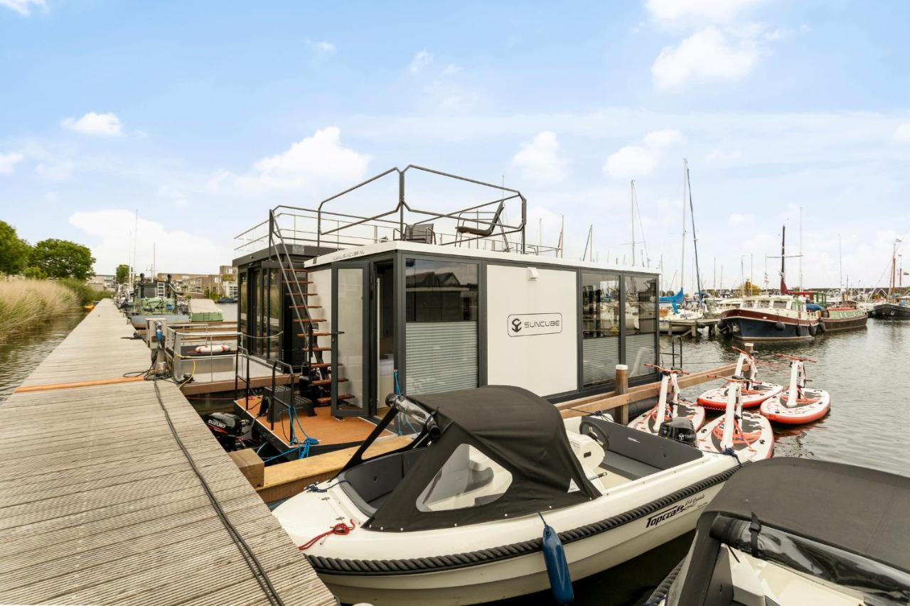 Cosy Tiny Houseboats Near Beach And Restaurants By Weltevreden Experience Zeewolde Exterior photo