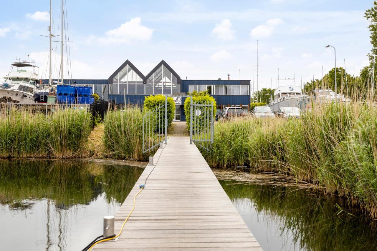 Cosy Tiny Houseboats Near Beach And Restaurants By Weltevreden Experience Zeewolde Exterior photo