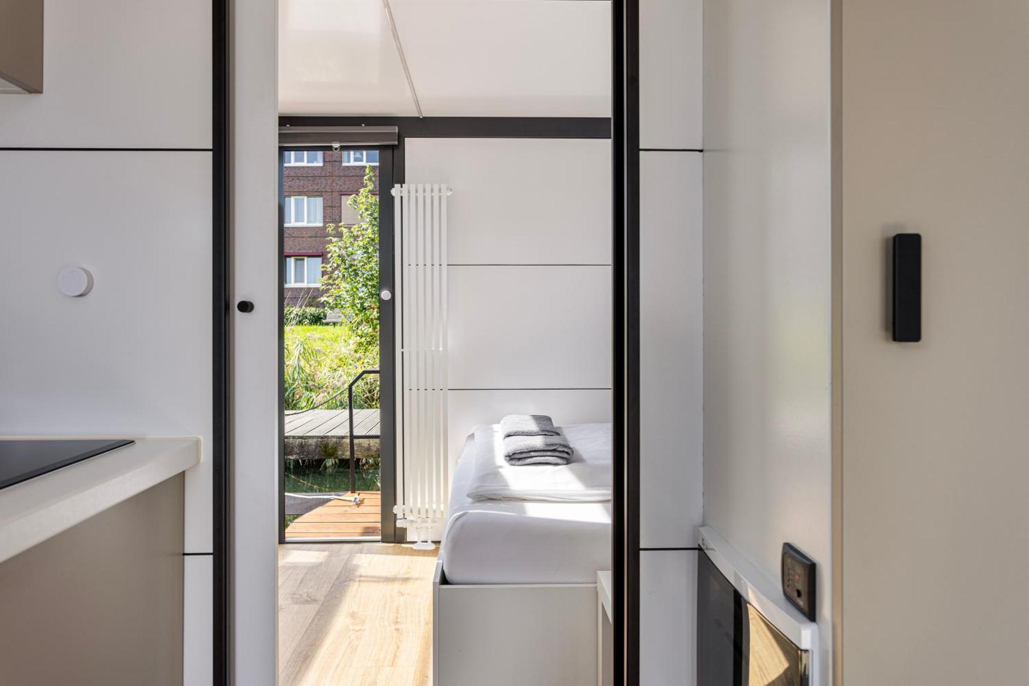 Cosy Tiny Houseboats Near Beach And Restaurants By Weltevreden Experience Zeewolde Exterior photo